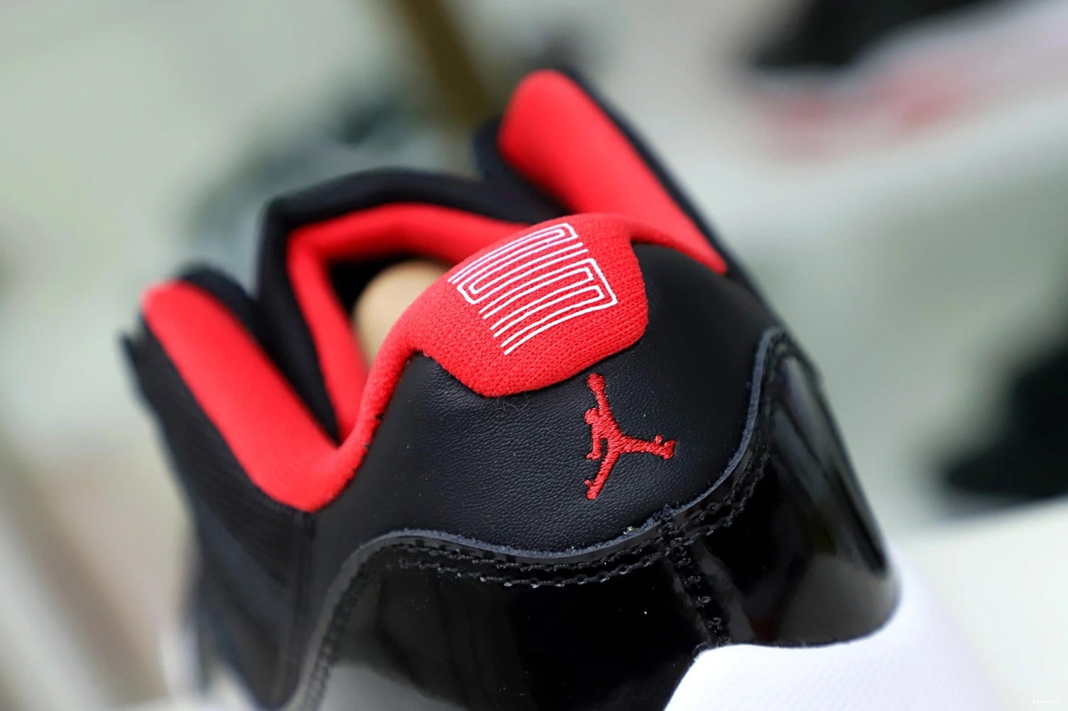 JORDAN RETRO 11 BRED AIR LOW 0310